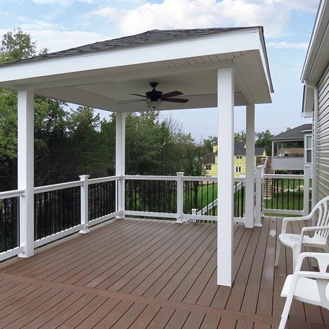 LOW-MAINTENANCE DECKS Photo